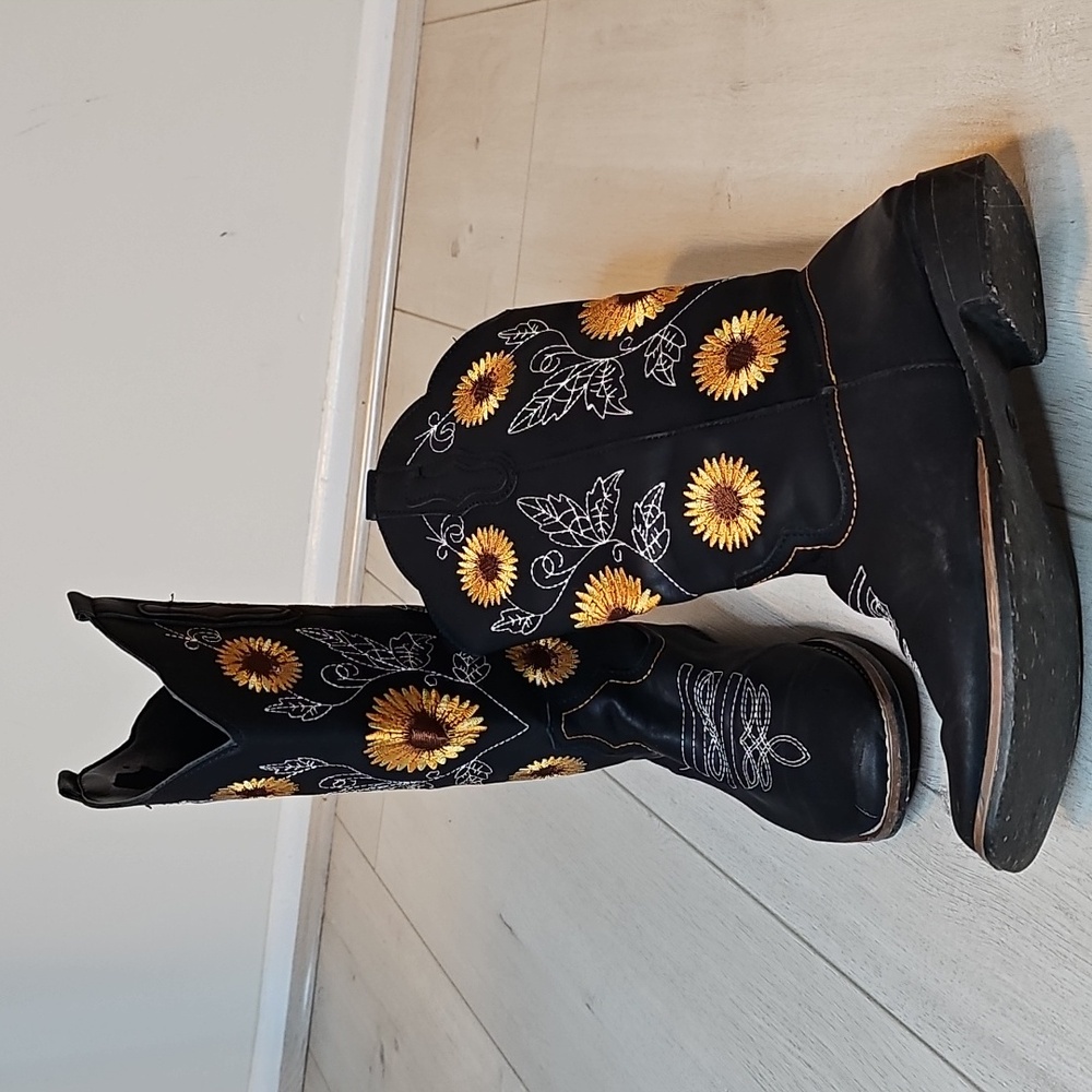 Sunflower Embroidered Cowboy Boots Black Faux Leather Size 40/US 8 (Runs Small)